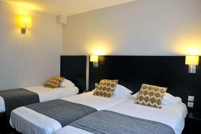 Hotel Des Quatrans Caen Dış mekan fotoğraf
