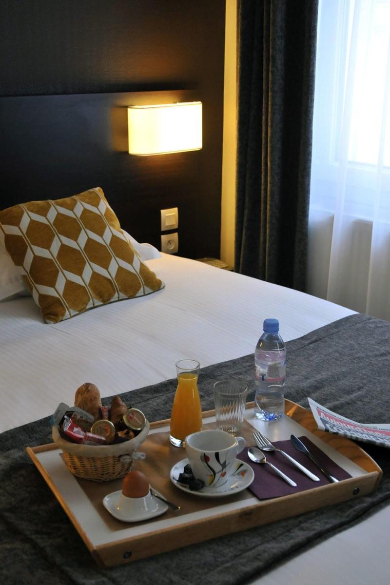 Hotel Des Quatrans Caen Dış mekan fotoğraf